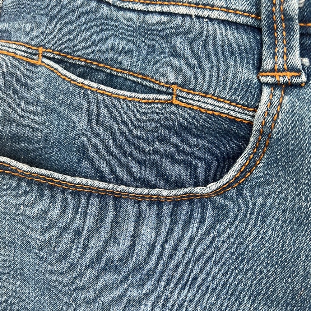 Time and Tru M(8-10) Capri Denim Pants - Picture 3 of 10
